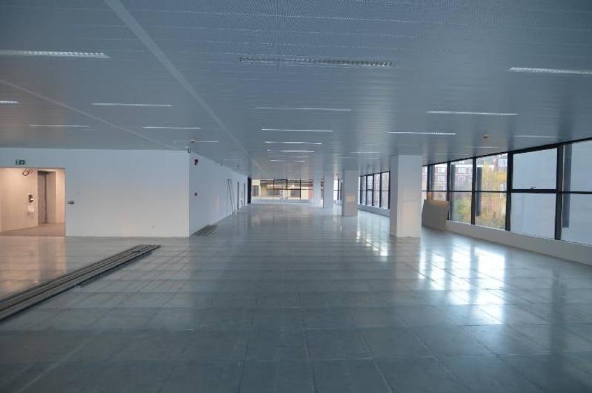 Birou, de 620 mp, în Aviației