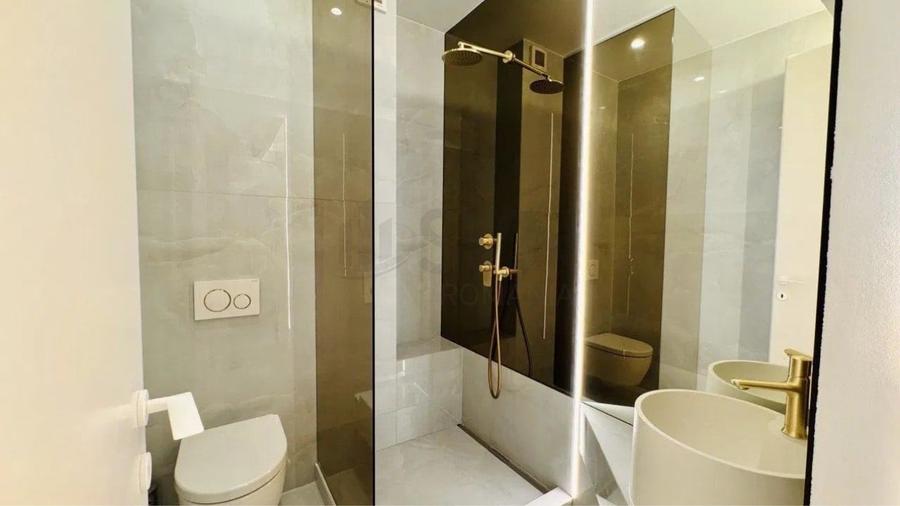 Apartament cu 3 camere semidecomandat, mobilat în Pipera