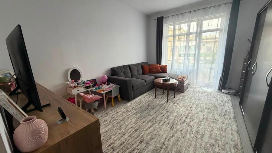 Apartament cu 2 camere decomandat, mobilat în Centrul Civic