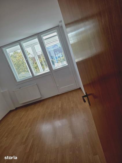 Apartament cu 3 camere în Drumul Taberei