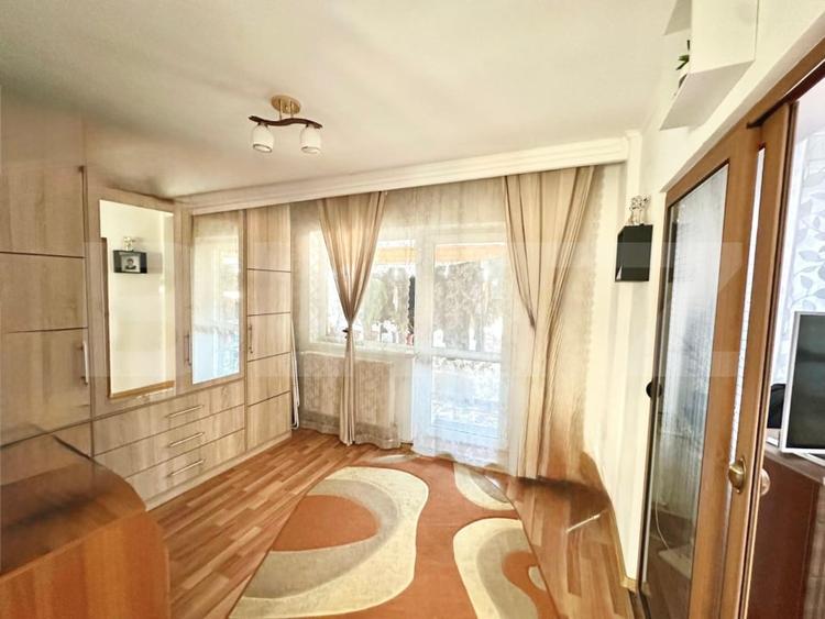 Apartament cu 5 camere decomandat, mobilat în Cetate