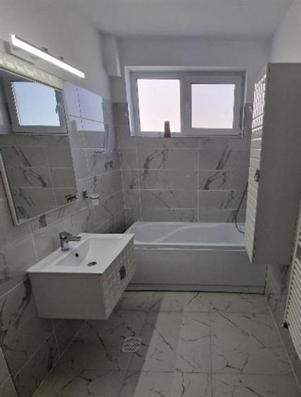Casă individuală cu 6 camere cu Canalizare în Bucureștii Noi
