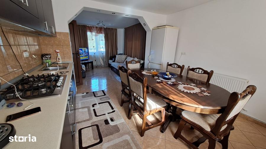 Casă cu 4 camere cu Teren 1745 Mp în Săcălășeni