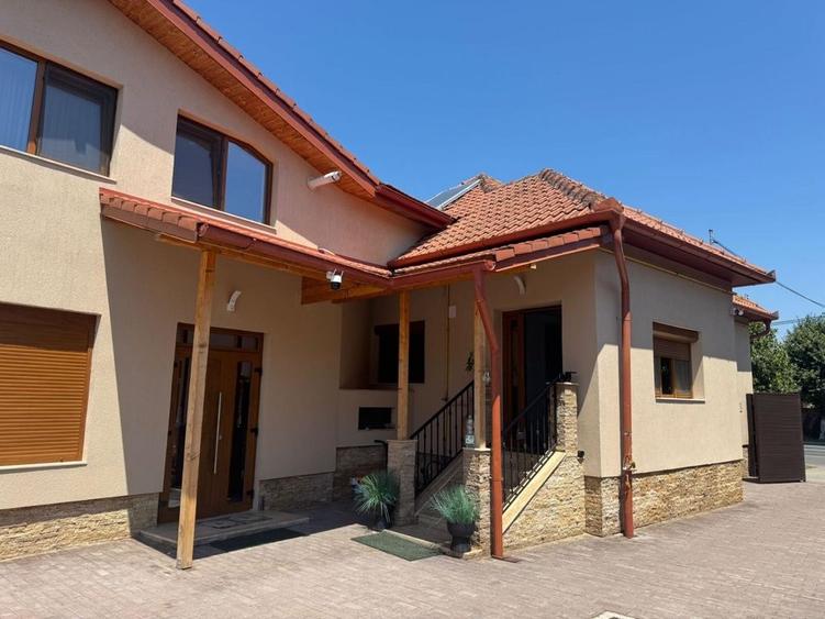 Casă cu 4 camere în Exterior Vest