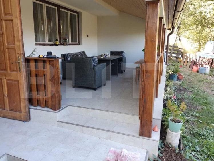 Casă individuală cu 5 camere cu Teren 2300 Mp în Micești