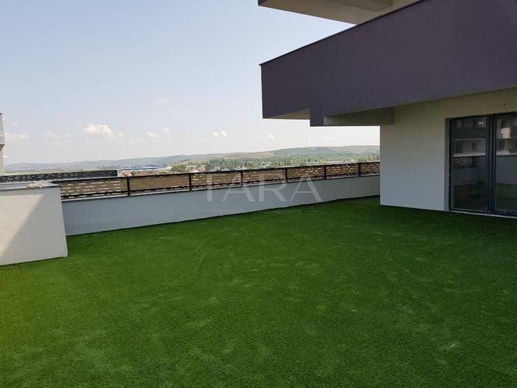 Apartament cu 4 camere decomandat, mobilat în Mărăști