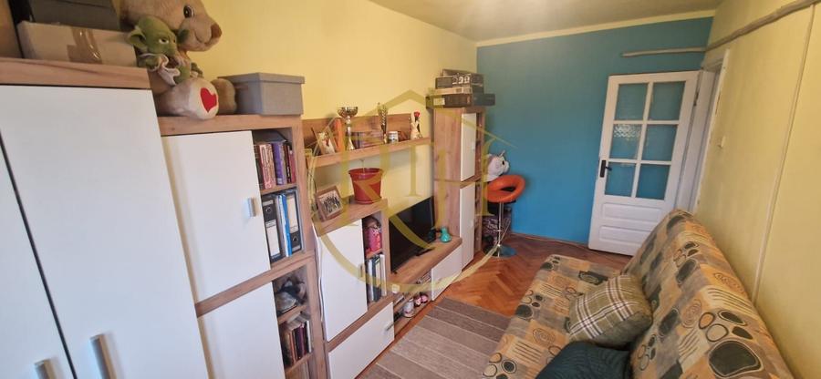 Vand apartament cu 4 camere in zona spitalul judetean,comision ,,0'' - 8