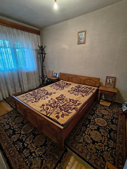 Apartament cu 3 camere decomandat în Pod