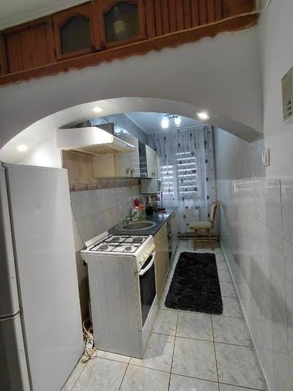 Apartament cu 2 camere semidecomandat, mobilat în 9 Mai