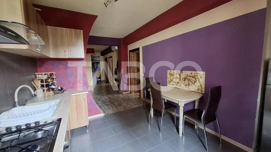 Apartament cu 3 camere decomandat în Turnișor