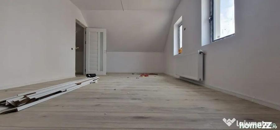 Casă cu 5 camere cu Teren 200 Mp în Lumina