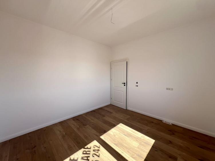 Casă cu 3 camere cu Teren 216 Mp în Săcălaz