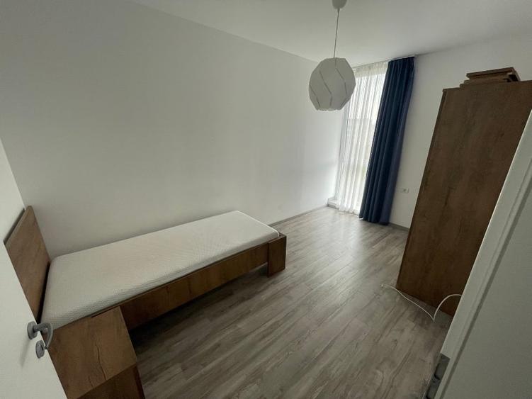Apartament cu 3 camere decomandat, mobilat în Lipovei