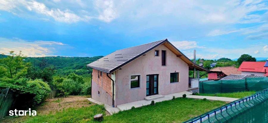 Casă cu 3 camere cu Teren 796 Mp în Vâlcea