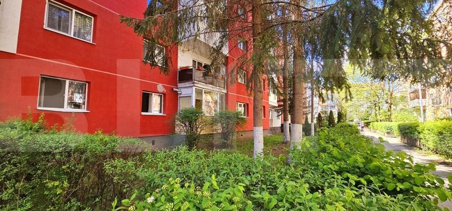 Apartament cu 3 camere decomandat, mobilat în Lenin