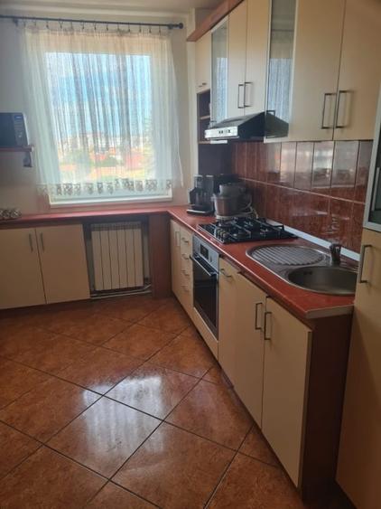 Închiriez apartament cu 3 camere, în zona Cantemir - 5