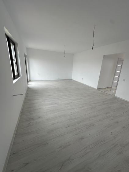 Casă cu 5 camere cu Canalizare în Bragadiru