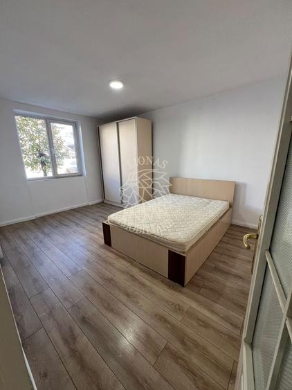 Apartament cu 2 camere semidecomandat, mobilat în Vest