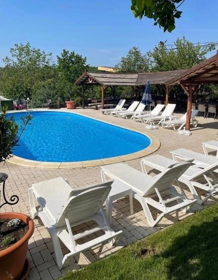 Casă individuală cu 4 camere cu Canalizare în Paleu