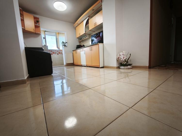 Apartament cu 3 camere decomandat zona Prima-Decebal - 2