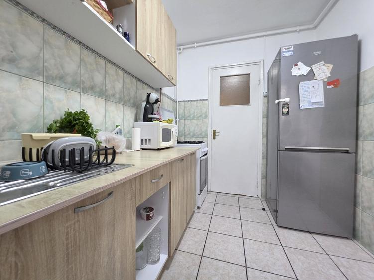 Apartament cu 3 camere în Dristor