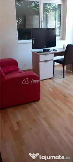 Casă cu 5 camere cu Teren 700 Mp în Străulești