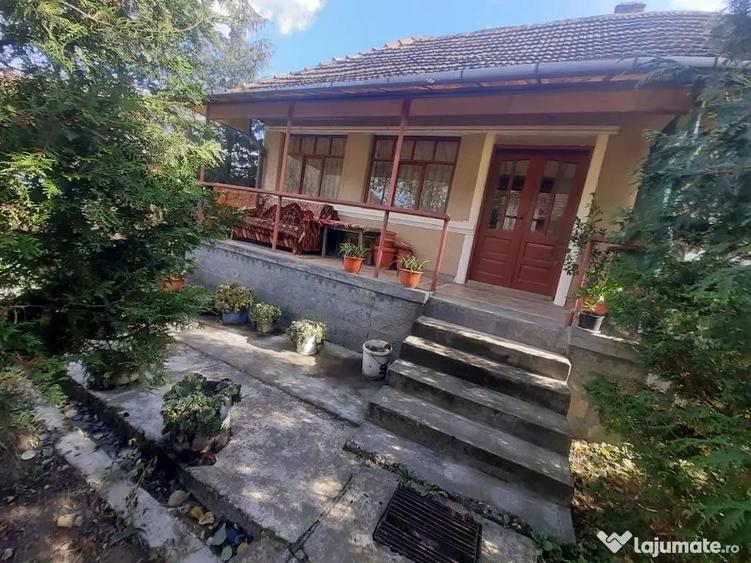 Casă cu 2 camere cu Teren 2000 Mp în Arduzel