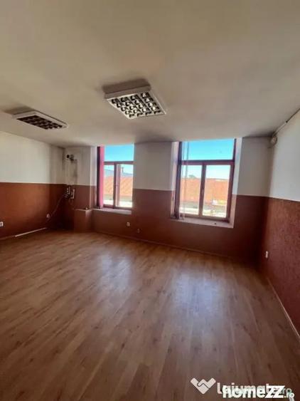 Spațiu comercial, de 150 mp, în Rădăuți