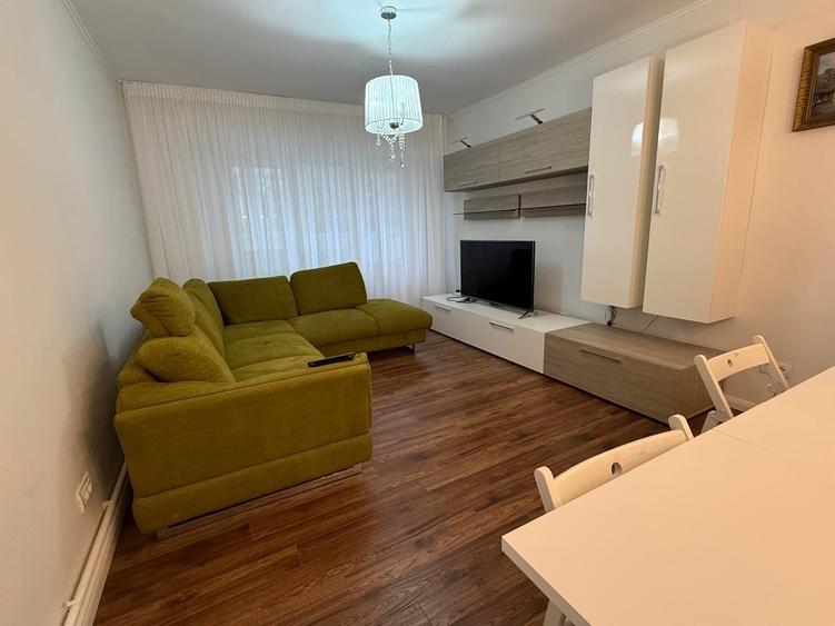Apartament cu 3 camere decomandat, mobilat în Gara
