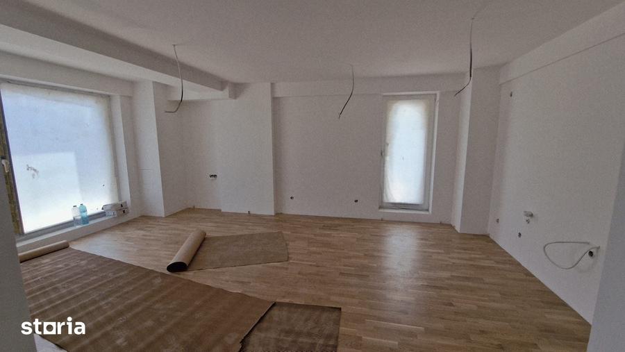 Apartament cu 3 camere în Centrul Civic