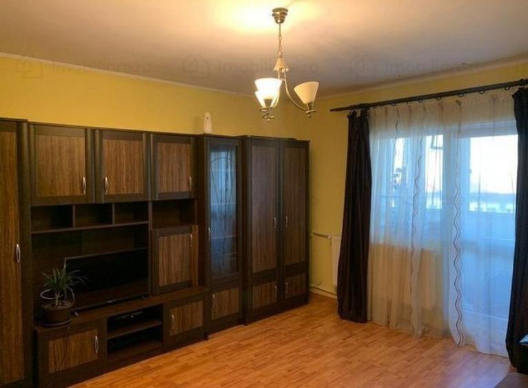 Apartament cu 3 camere decomandat în Vitan