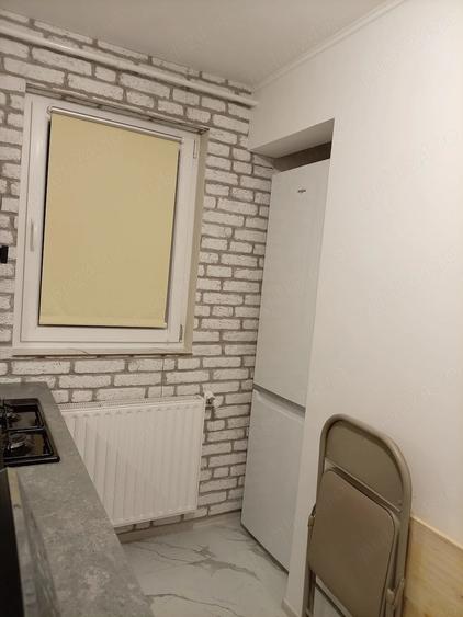 Apartament cu 3 camere decomandat în Sud