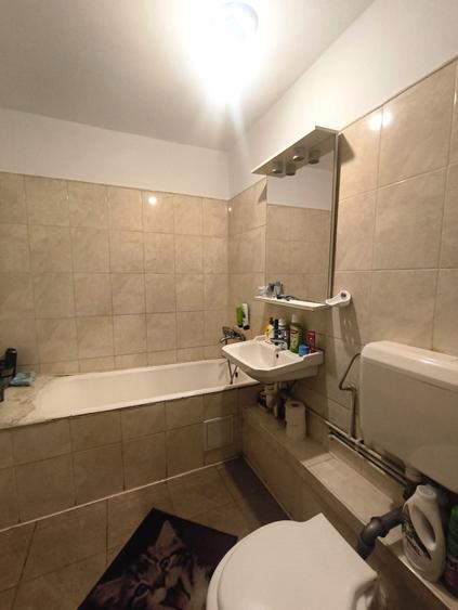 Apartament cu 3 camere decomandat în Bragadiru