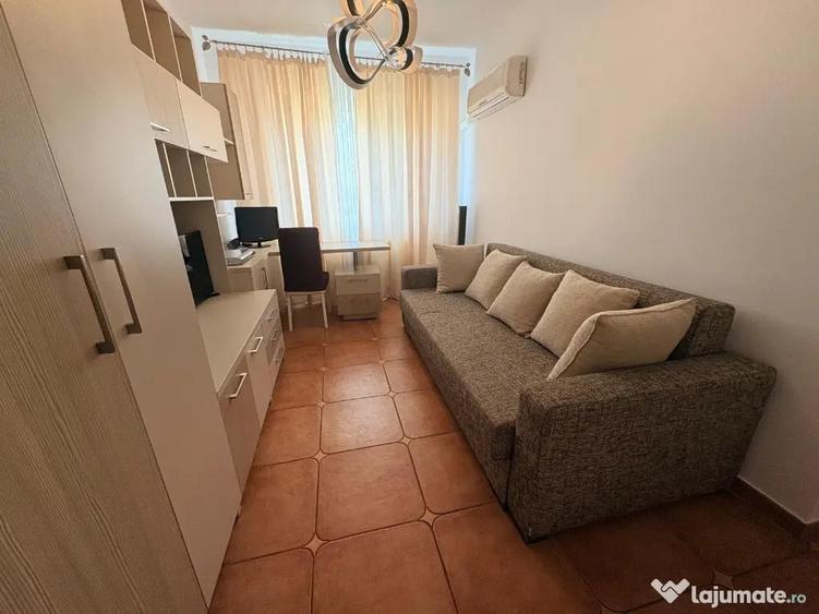 Apartament cu 3 camere semidecomandat în Central