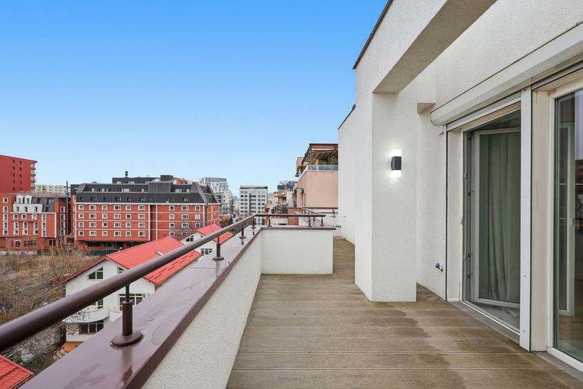 Penthouse cu 5 camere decomandat, mobilat în Herăstrău