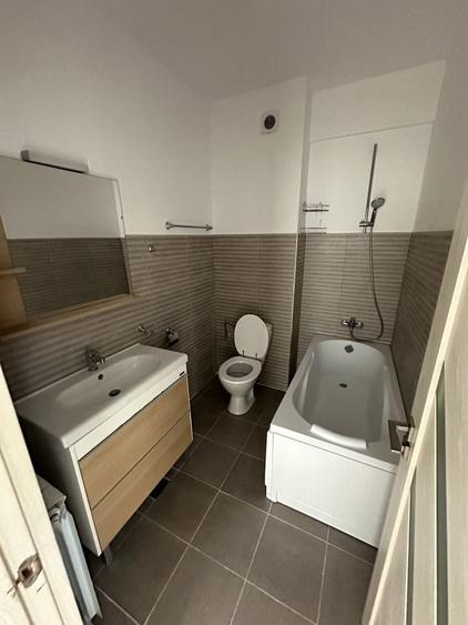 Apartament cu 2 camere decomandat în Traian
