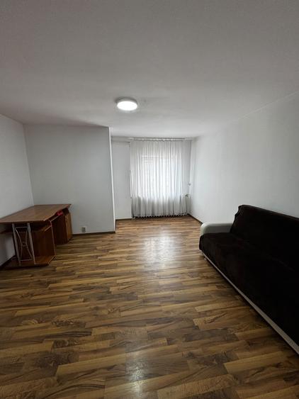 Apartament cu 2 camere decomandat, mobilat în Semicentral