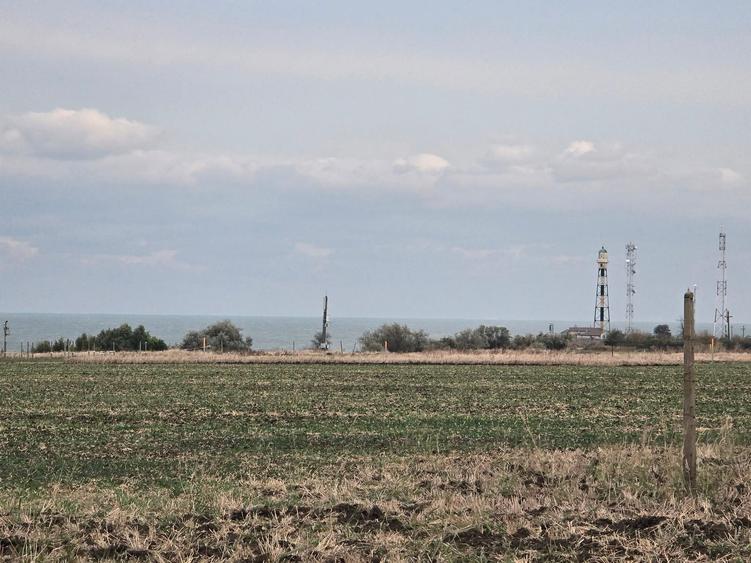 Teren Construcții extravilan de 1900 mp, în Tuzla