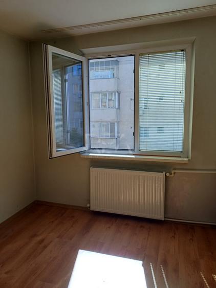 Apartament cu 2 camere decomandat în Crângași
