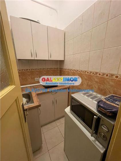 Apartament cu 2 camere decomandat, mobilat în Romană