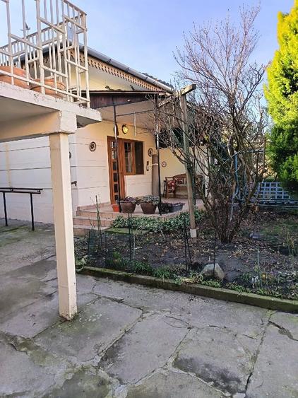 Casă cu 5 camere cu Teren 553 Mp în Bălcescu
