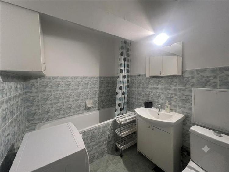 Apartament cu 2 camere nedecomandat, mobilat în Bucium