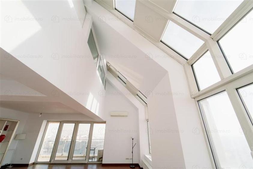 Penthouse cu 3 camere decomandat, mobilat în Dristor