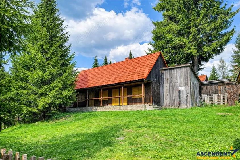 Casă cu 2 camere cu Teren 553 Mp în Sâncrai