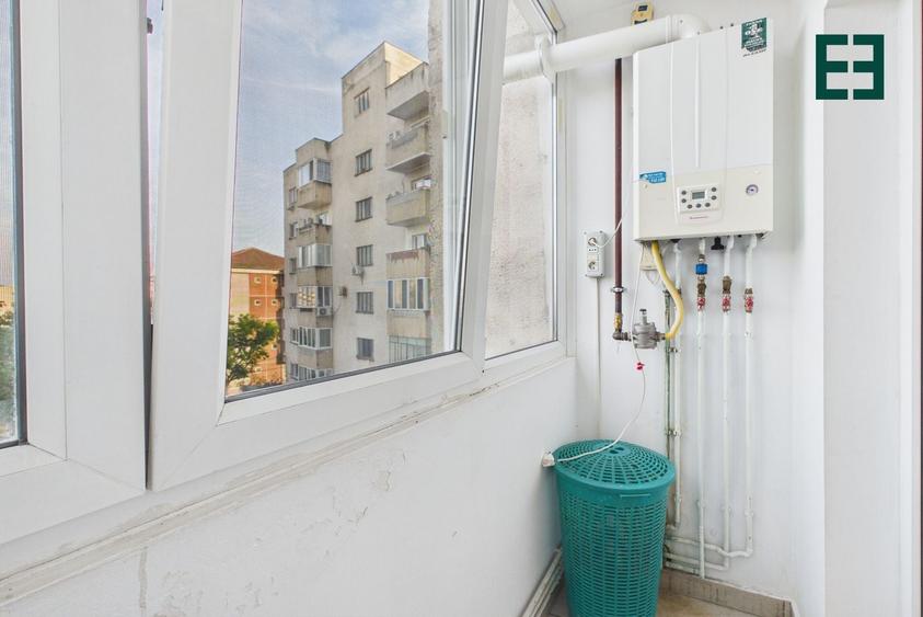 Apartament cu 4 camere semidecomandat, mobilat în Micălaca