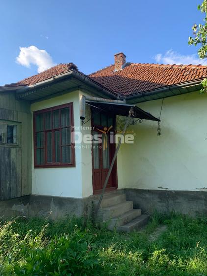 Casă individuală cu 6 camere cu Garaj în Brusturoasa