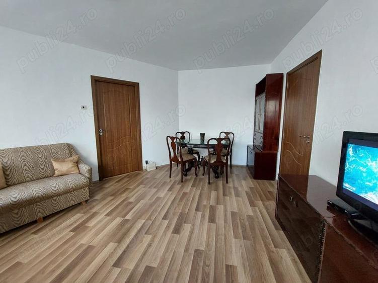 Apartament cu 3 camere semidecomandat în Pantelimon
