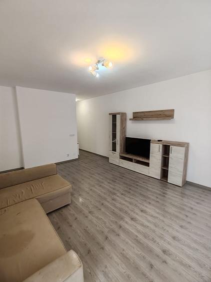 Apartament cu 3 camere decomandat, mobilat în Metalurgiei