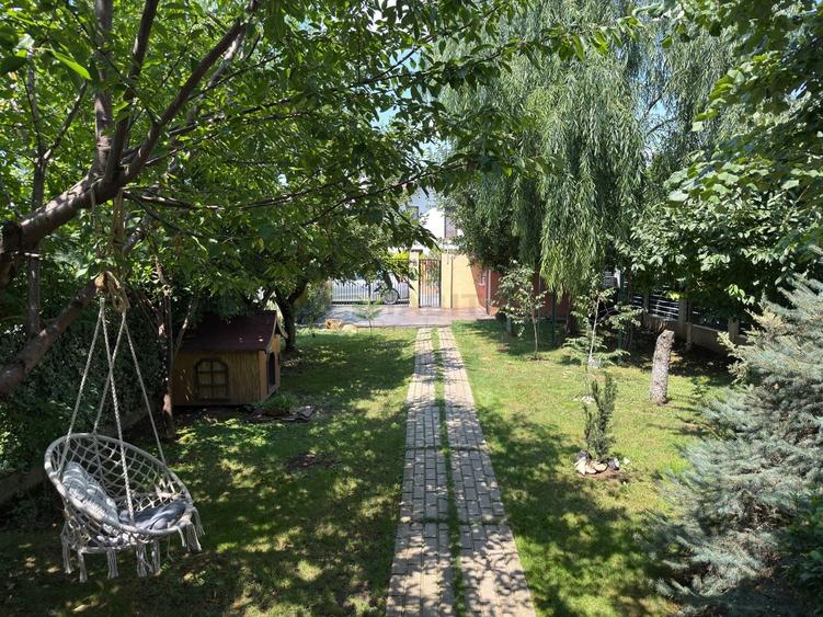 Casă individuală cu 4 camere cu Canalizare în Tunari