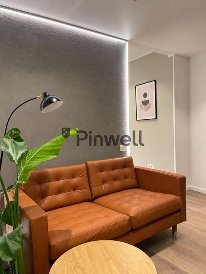 Apartament cu 3 camere decomandat, mobilat în P-ța Victoriei